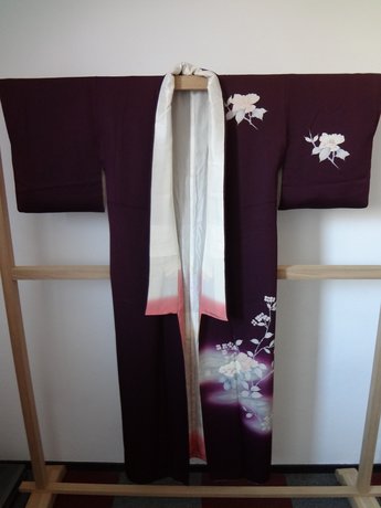 Traditionele japanse vintage kimono paars bloem