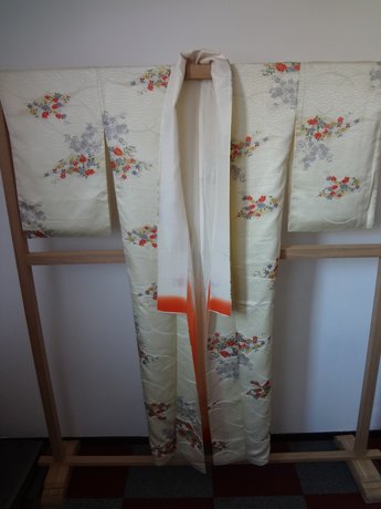 Traditionele japanse vintage kimono bloem witte lijnen lengt