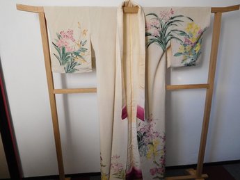Traditionele Japanse Kimono creme bloemen