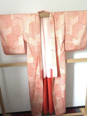 Traditionele Japanse kimono rood met vlakken