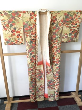 Traditionele Japanse Kimono creme bloemen