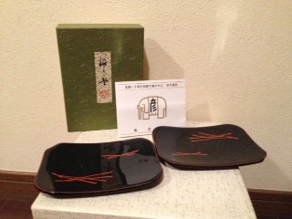 Zohiko Japans Lakwerk schaaltjes - Zohiko is gespecialiseerd in het maken van fijne lakwerk producten voor meer dan 300 jaar (sinds 1661). In de achttiende eeuw, kreeg Hikobei Nishimura de derde de eretitel van 