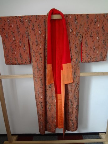 Traditionele japanse zijden kimono oranje strepen antiek