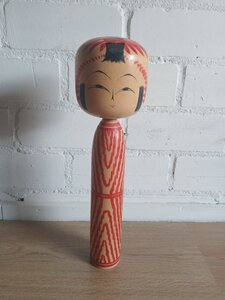 BeschrijvingJapanese traditional kokeshi